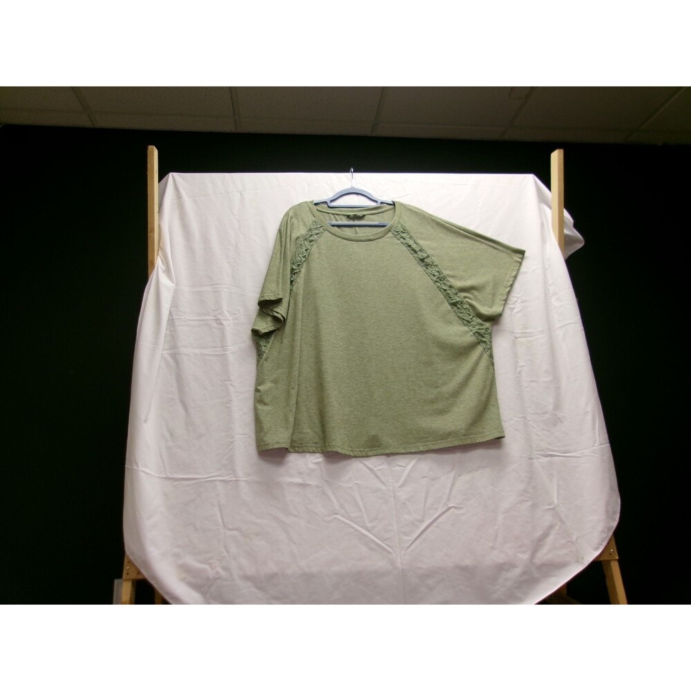 3x Women's Bloomchic top